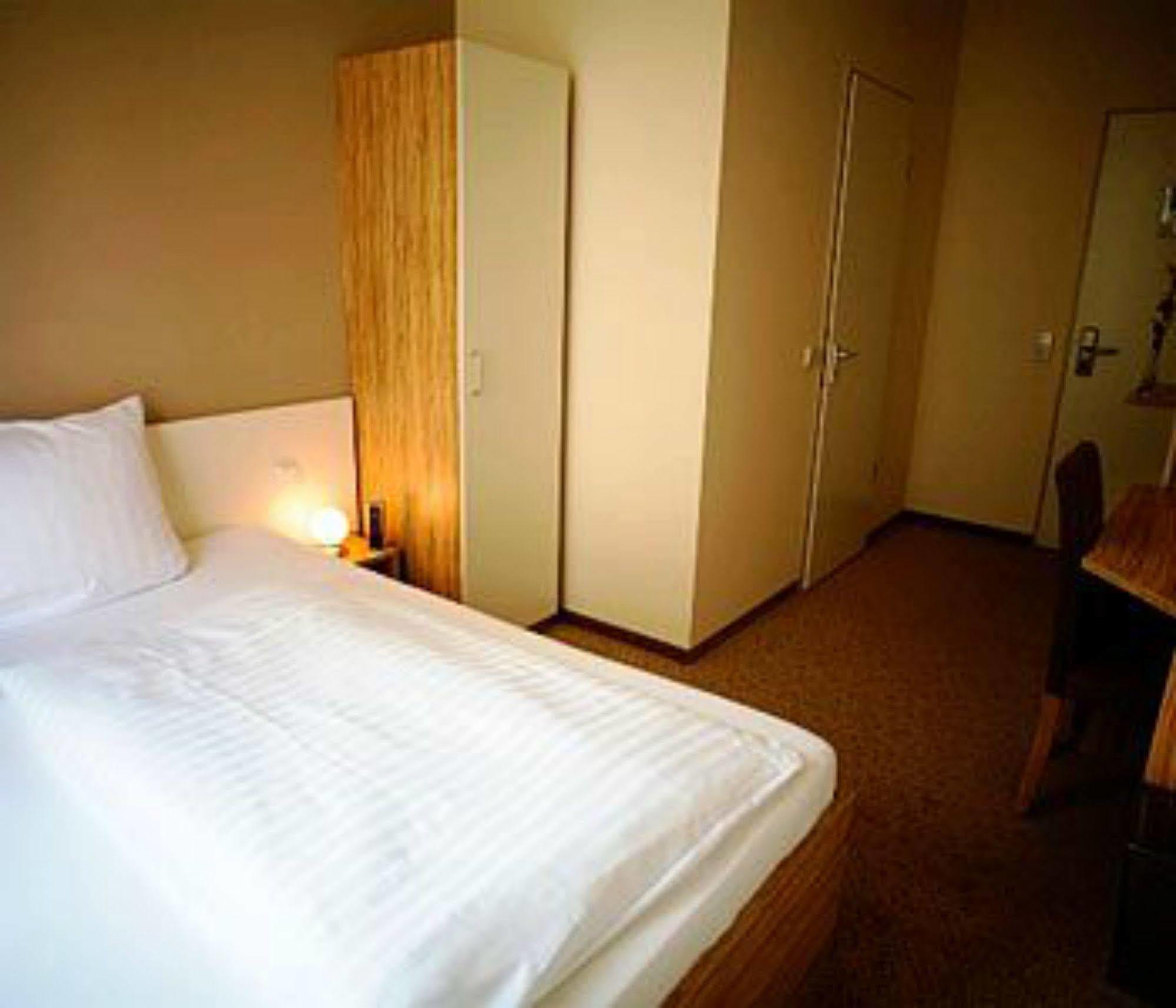 Nu Wave Hotel Berlin - Digital Check-In 2025 Екстериор снимка